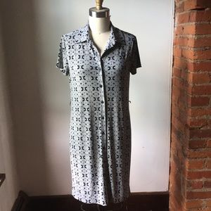 Short sleeve Anne Klein button down dress, Size 6 (with stretch), never worn